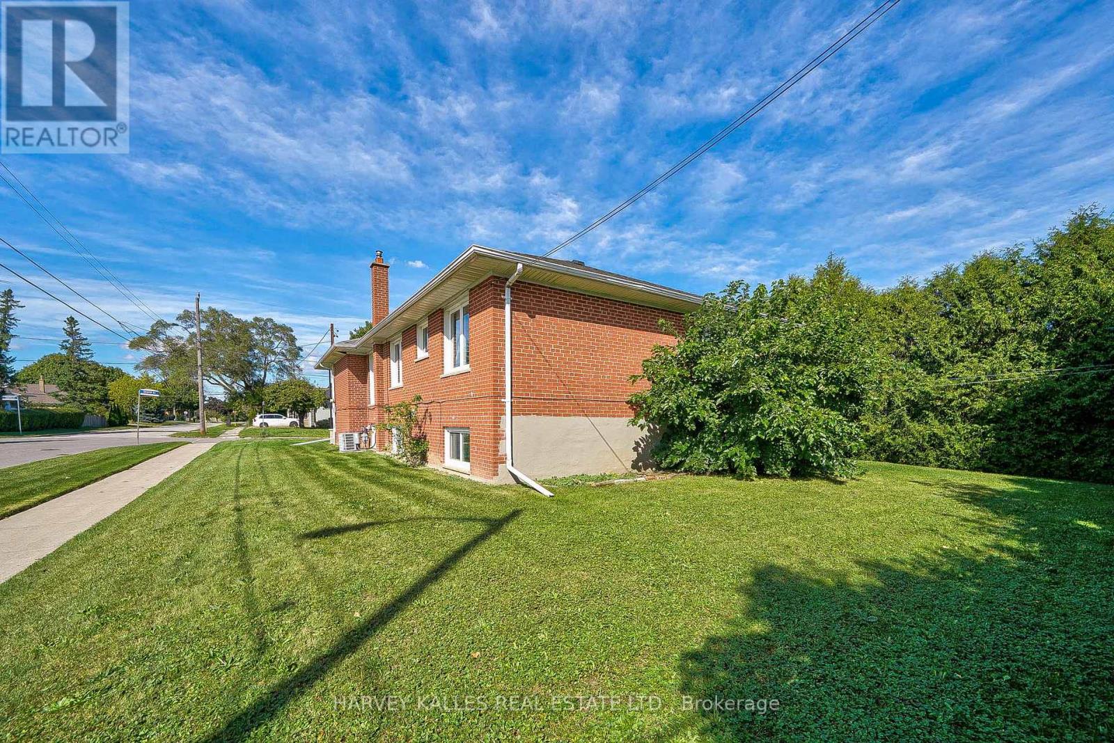Lower - 215 Searle Avenue, Toronto, Ontario  M3H 4B6 - Photo 23 - C12185403