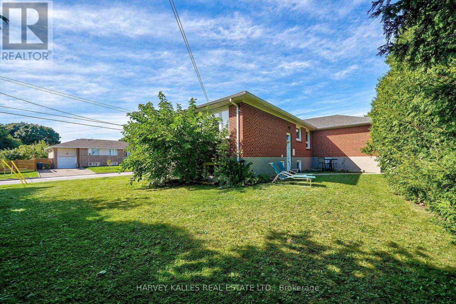 Lower - 215 Searle Avenue, Toronto, Ontario  M3H 4B6 - Photo 24 - C12185403