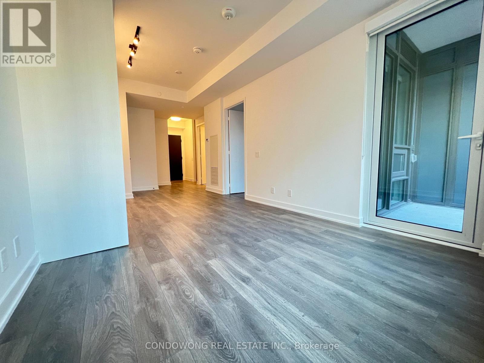 1108 - 108 Peter Street, Toronto, Ontario  M5V 0W2 - Photo 3 - C12185404