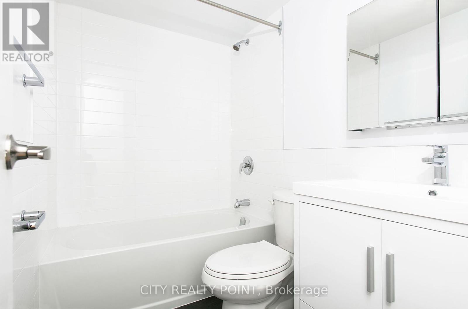711 - 6200 Bathurst Street, Toronto, Ontario  M2R 2A3 - Photo 8 - C12185432