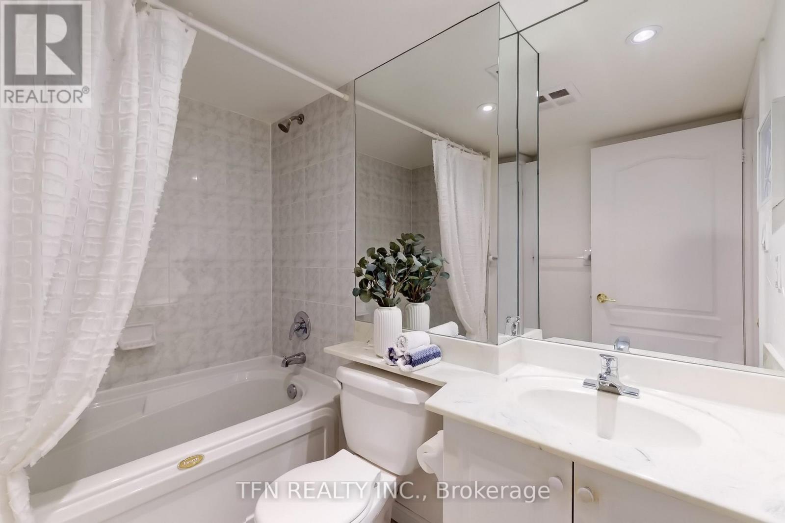 305 - 3130 Yonge Street, Toronto, Ontario  M4N 2K6 - Photo 24 - C12185437