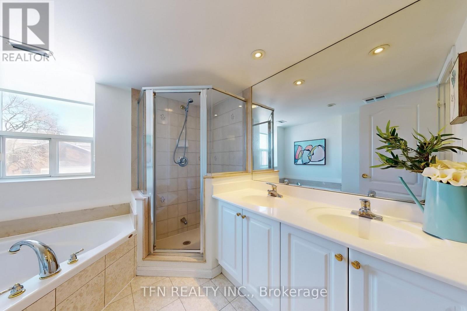 305 - 3130 Yonge Street, Toronto, Ontario  M4N 2K6 - Photo 16 - C12185437