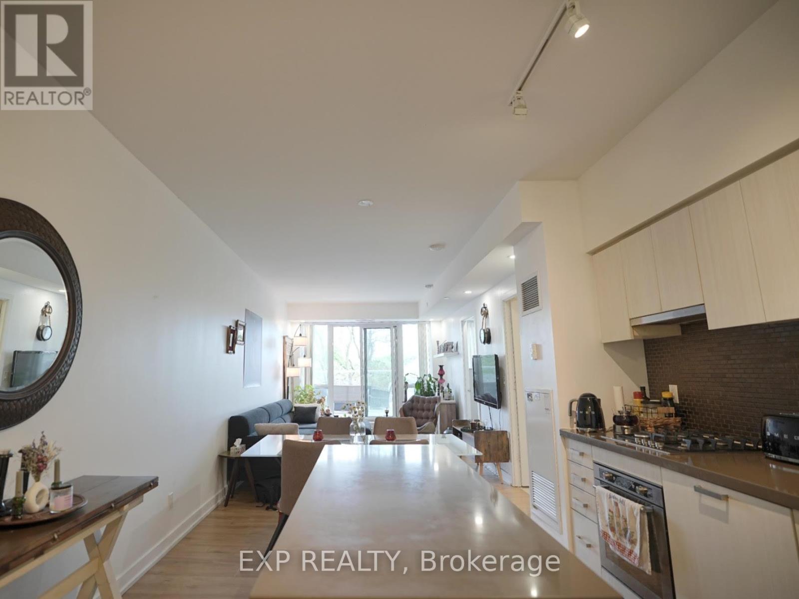 312 - 501 St Clair Avenue W, Toronto, Ontario  M5P 0A2 - Photo 4 - C12188236