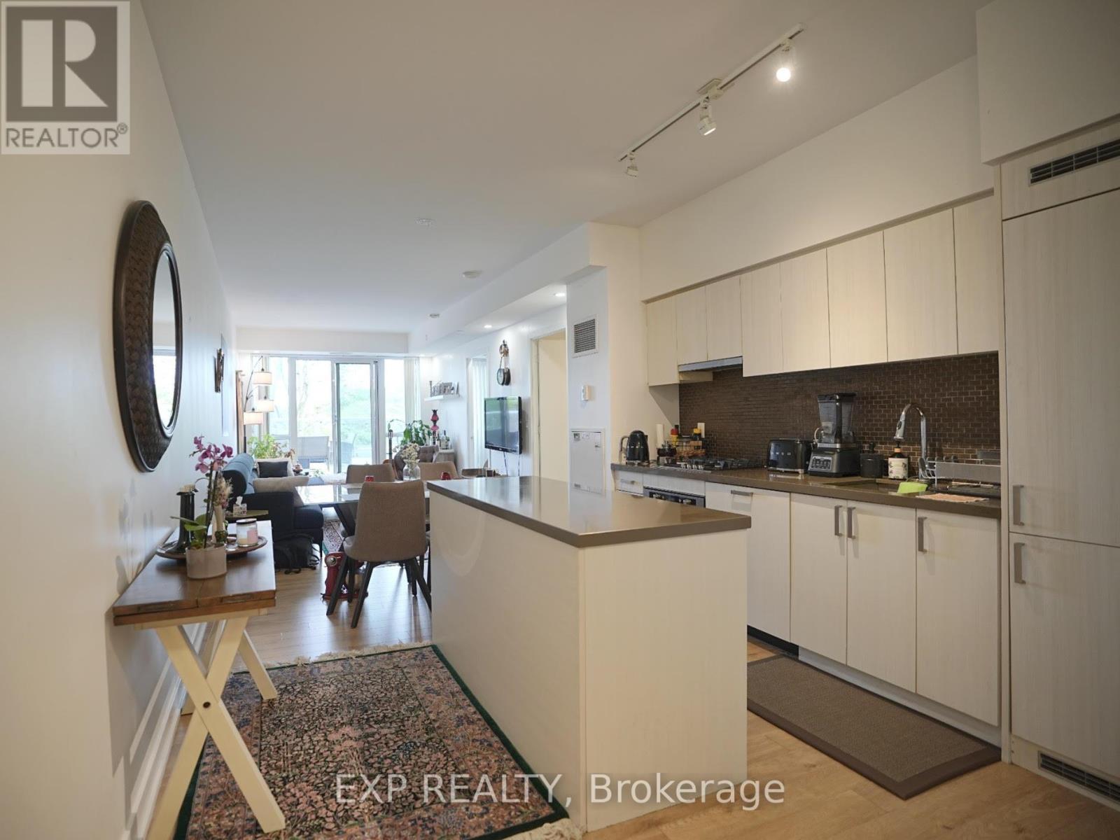 312 - 501 St Clair Avenue W, Toronto, Ontario  M5P 0A2 - Photo 5 - C12188236
