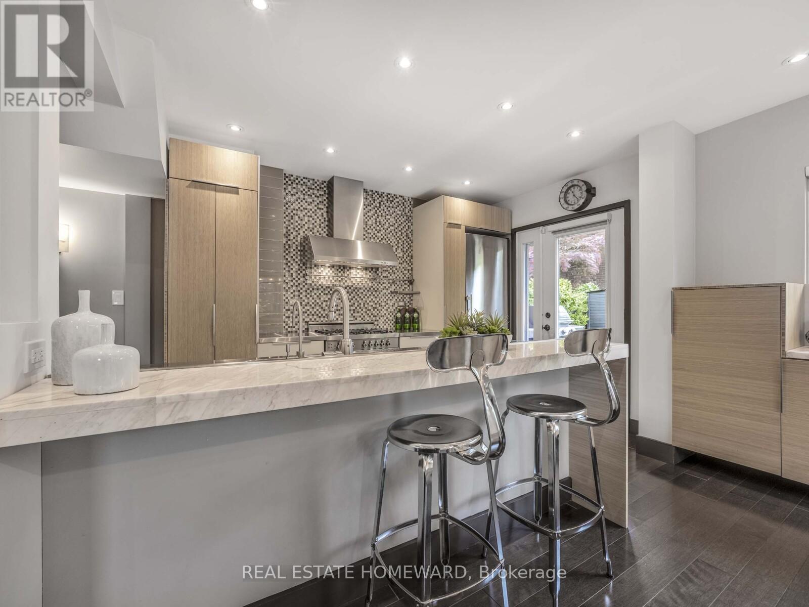 258 St Clements Avenue, Toronto, Ontario  M5R 1H5 - Photo 12 - C12188246