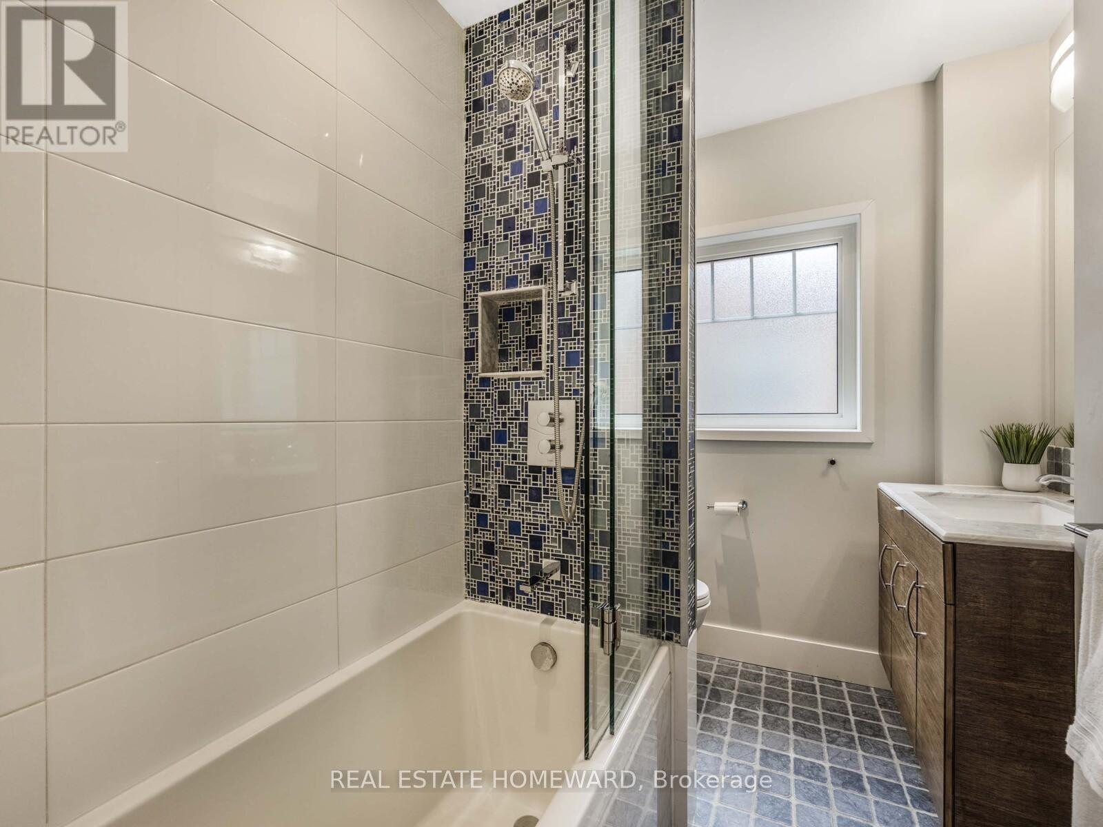 258 St Clements Avenue, Toronto, Ontario  M5R 1H5 - Photo 23 - C12188246