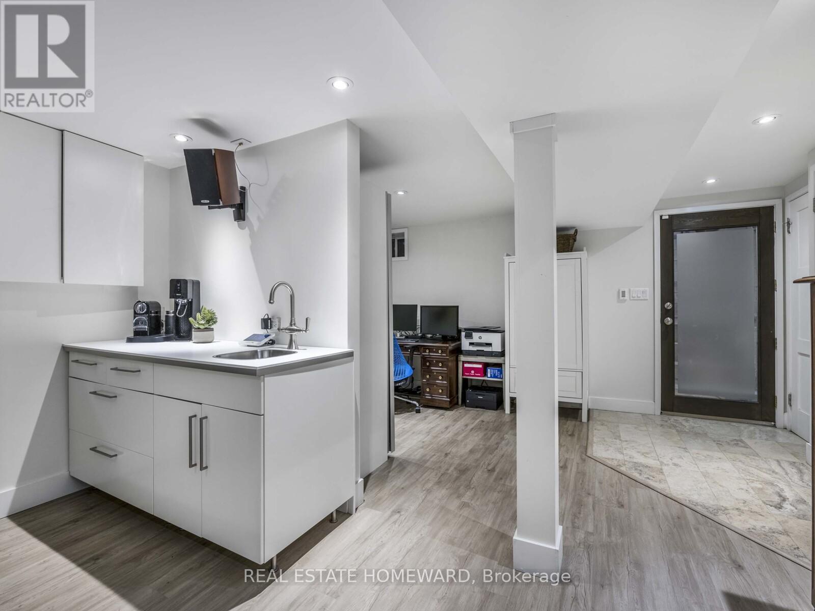 258 St Clements Avenue, Toronto, Ontario  M5R 1H5 - Photo 26 - C12188246