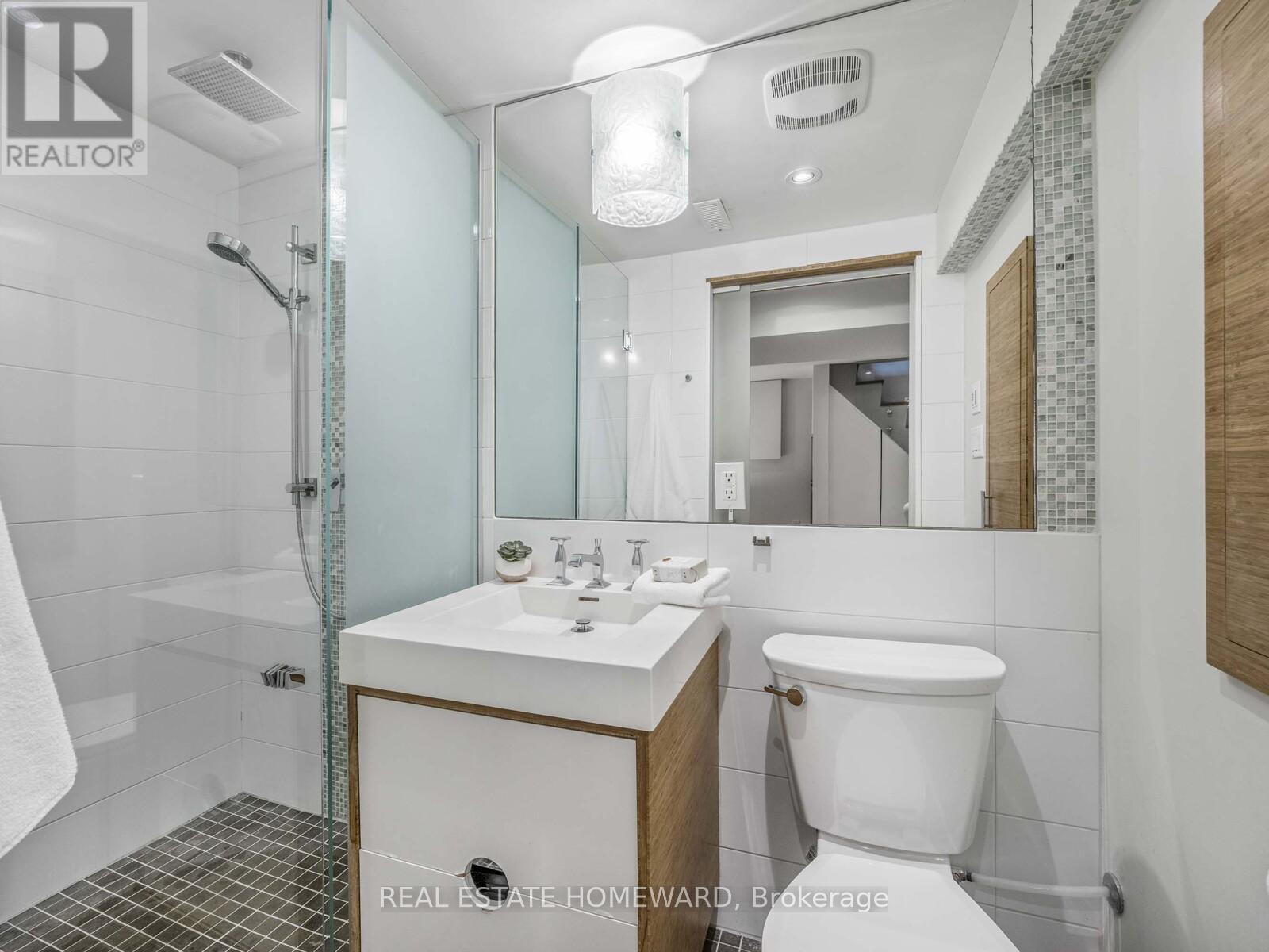 258 St Clements Avenue, Toronto, Ontario  M5R 1H5 - Photo 29 - C12188246