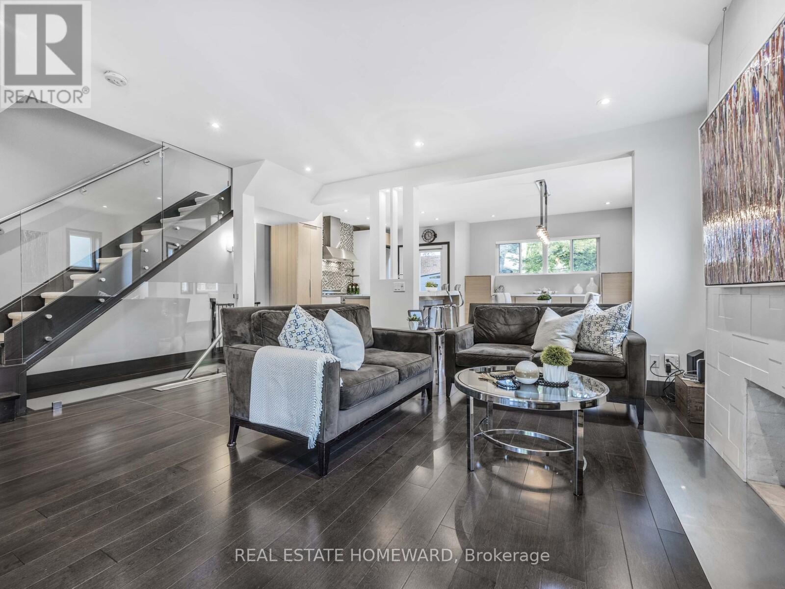 258 St Clements Avenue, Toronto, Ontario  M5R 1H5 - Photo 4 - C12188246