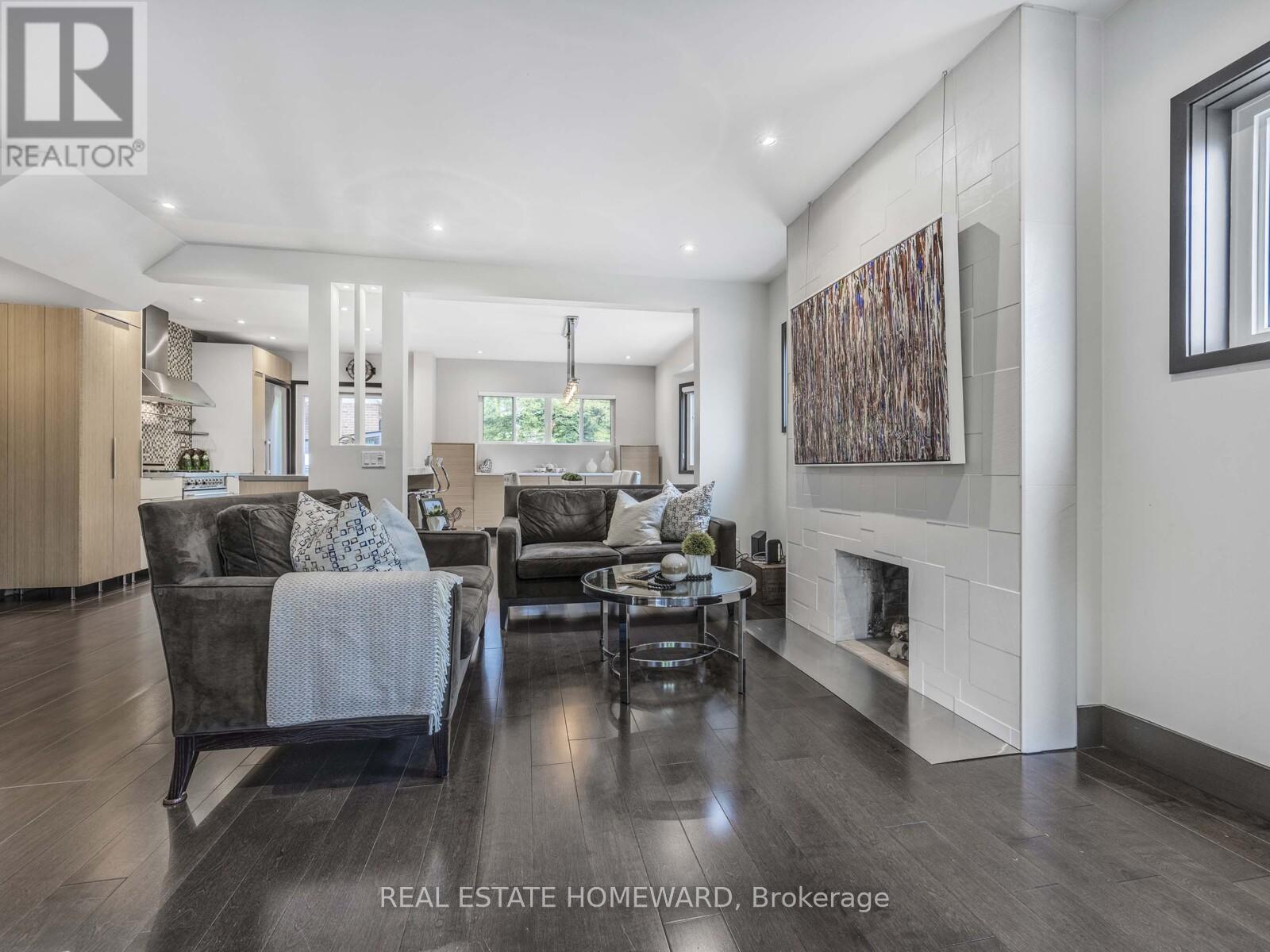 258 St Clements Avenue, Toronto, Ontario  M5R 1H5 - Photo 5 - C12188246