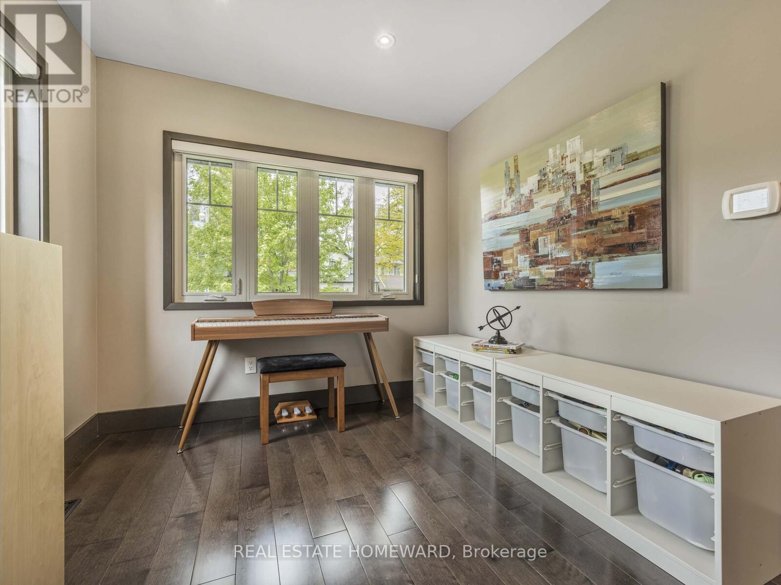 258 St Clements Avenue, Toronto, Ontario  M5R 1H5 - Photo 8 - C12188246