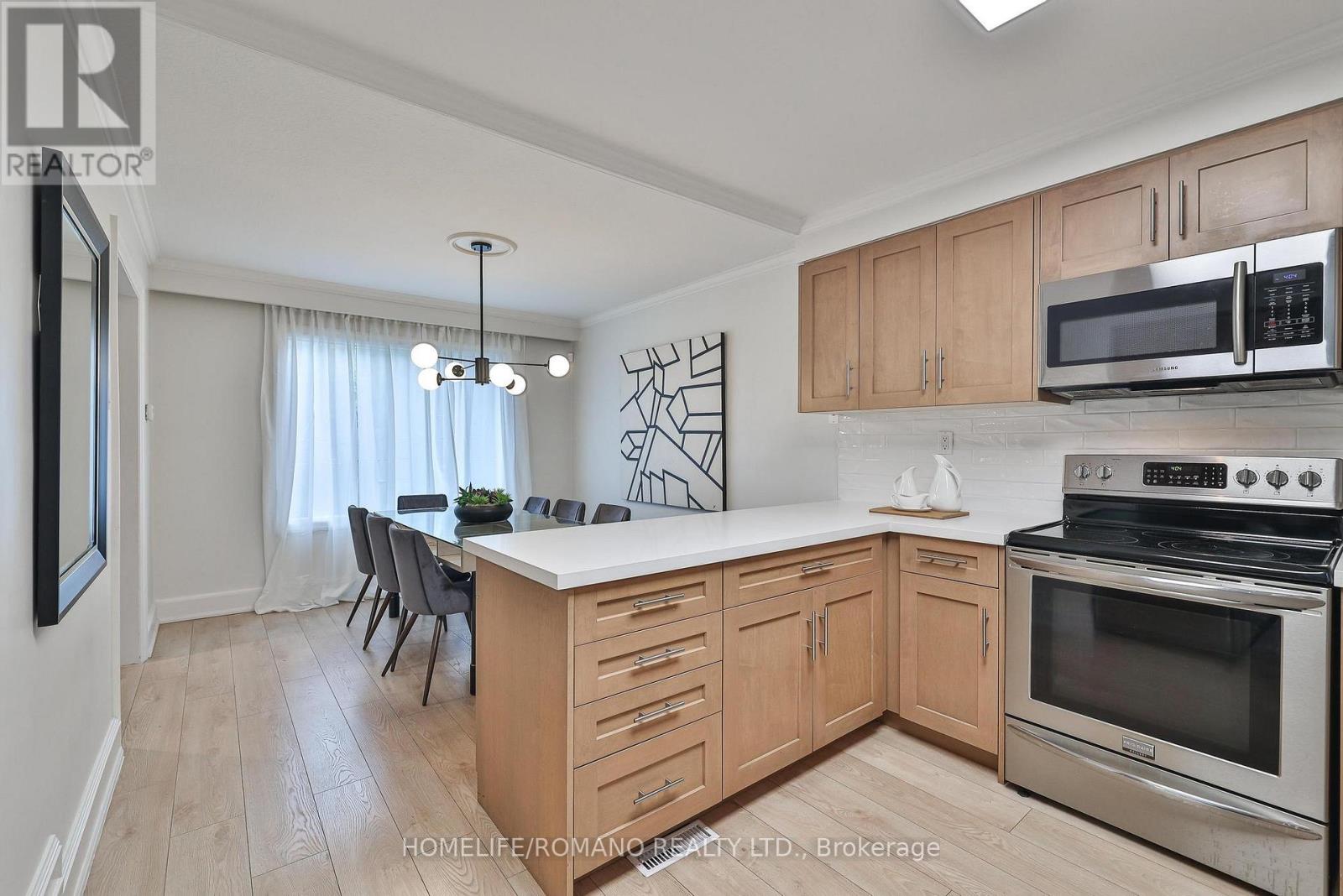 542 Deloraine Avenue, Toronto, Ontario  M5M 2C3 - Photo 12 - C12185577
