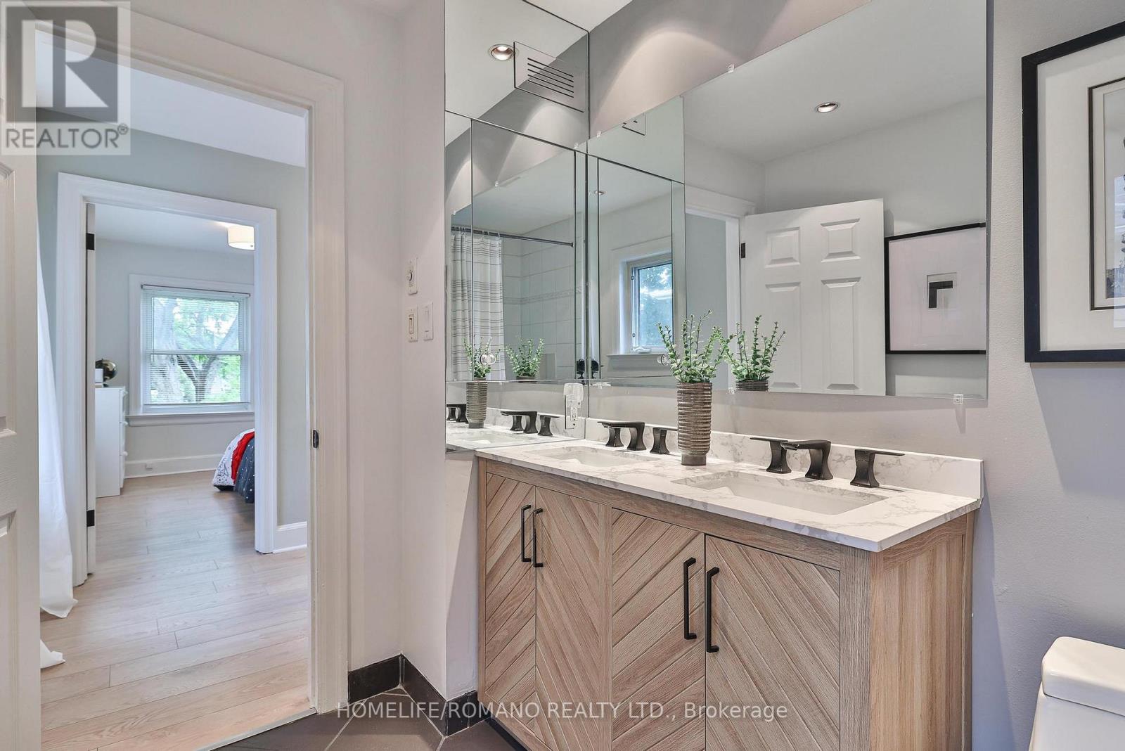 542 Deloraine Avenue, Toronto, Ontario  M5M 2C3 - Photo 31 - C12185577