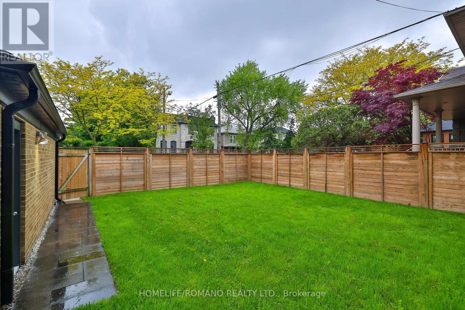 542 Deloraine Avenue, Toronto, Ontario  M5M 2C3 - Photo 3 - C12185577
