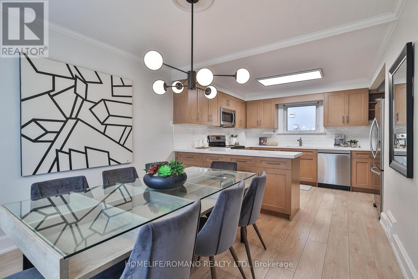 542 Deloraine Avenue, Toronto, Ontario  M5M 2C3 - Photo 16 - C12185577