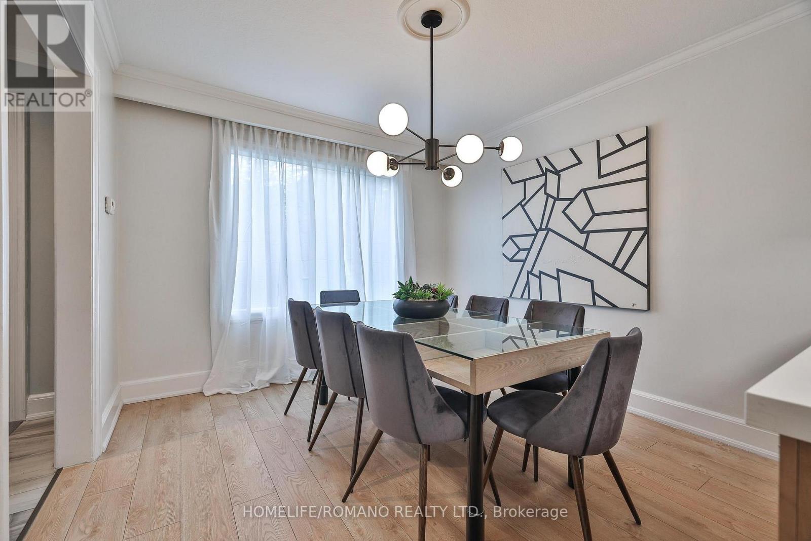 542 Deloraine Avenue, Toronto, Ontario  M5M 2C3 - Photo 18 - C12185577
