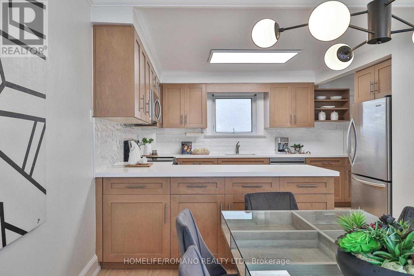 542 Deloraine Avenue, Toronto, Ontario  M5M 2C3 - Photo 22 - C12185577