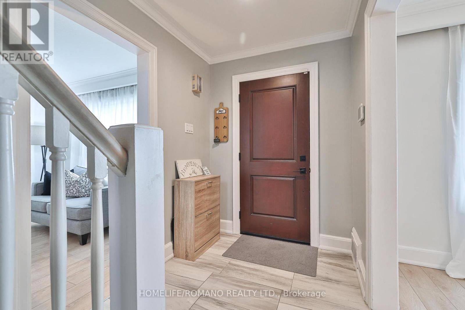 542 Deloraine Avenue, Toronto, Ontario  M5M 2C3 - Photo 23 - C12185577