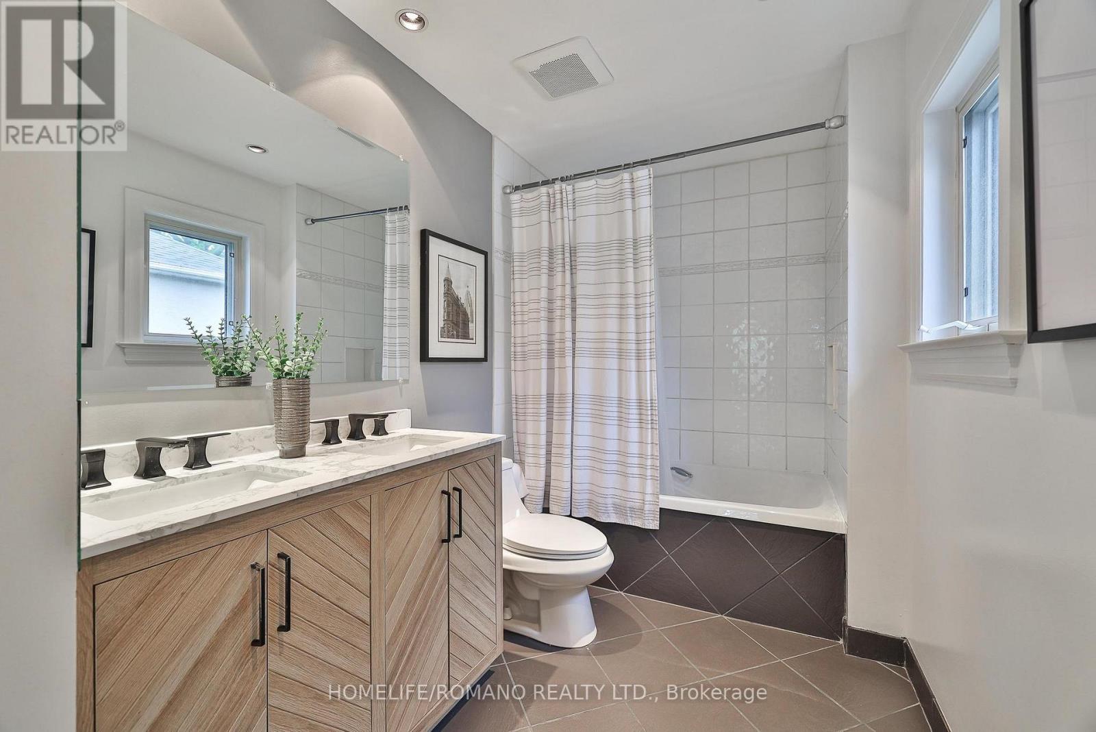 542 Deloraine Avenue, Toronto, Ontario  M5M 2C3 - Photo 30 - C12185577