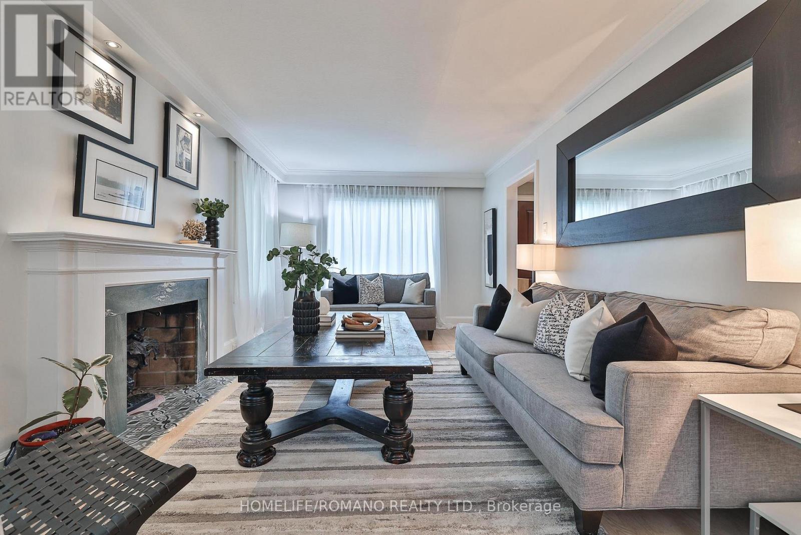 542 Deloraine Avenue, Toronto, Ontario  M5M 2C3 - Photo 9 - C12185577