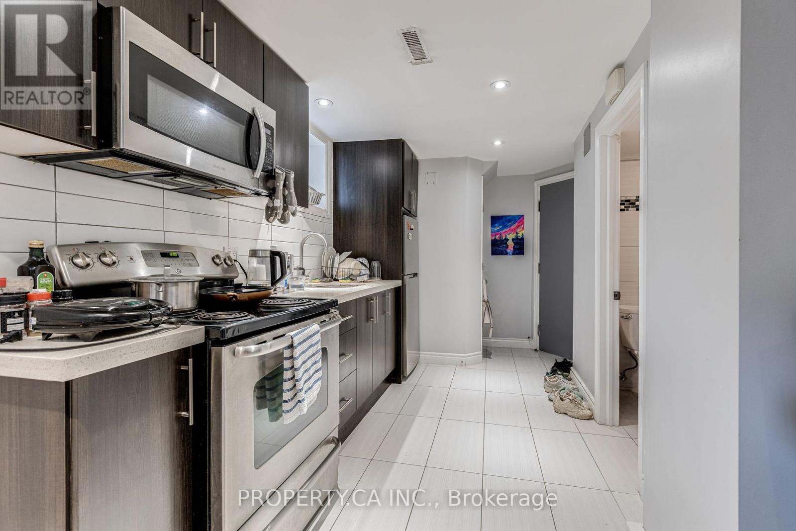4 - 967 Avenue Road, Toronto, Ontario  M5P 2K9 - Photo 4 - C12185638