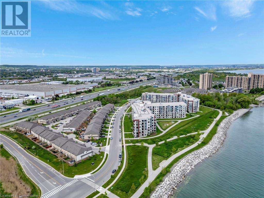Property at 98 SHOREVIEW Place Unit# 18 image 4