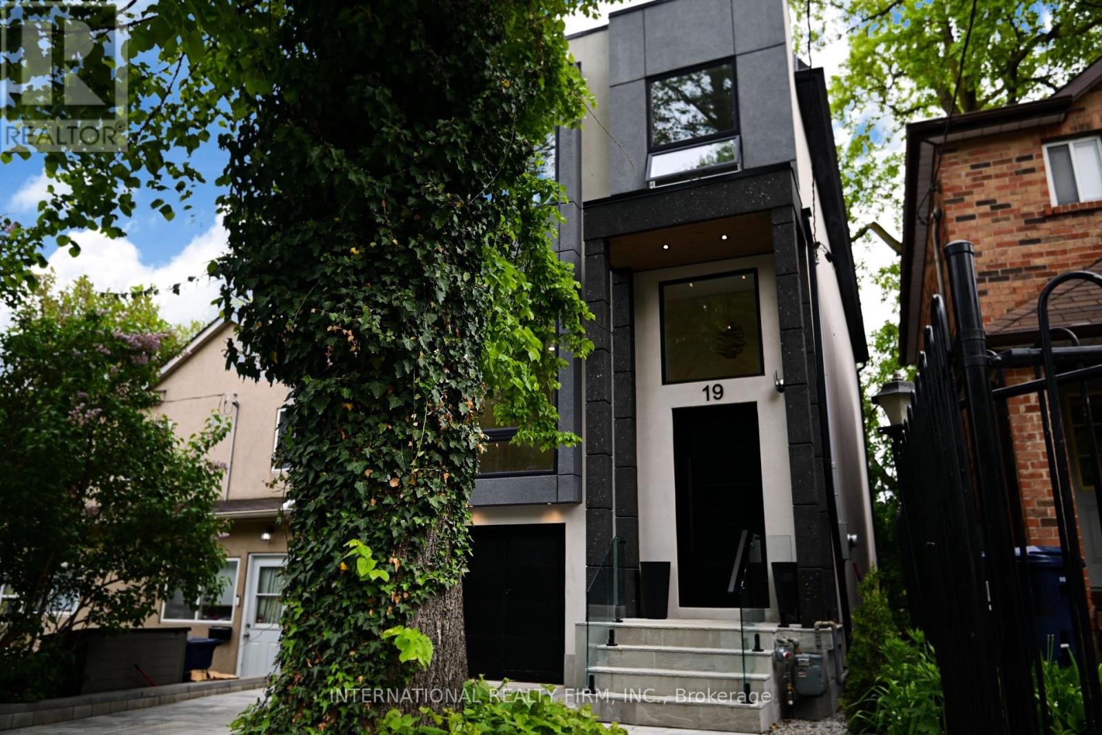 Property at 19 IVY AVENUE image 3