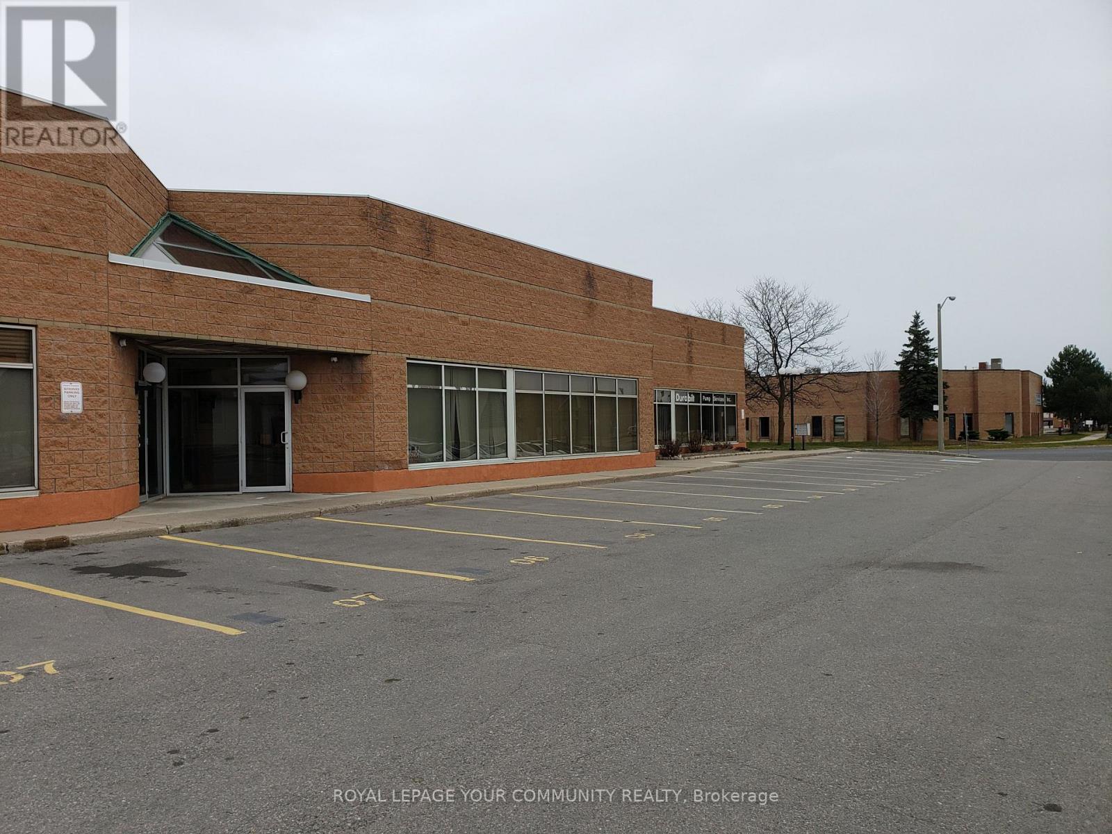 6 - 90 IRONSIDE CRESCENT, Toronto, Ontario