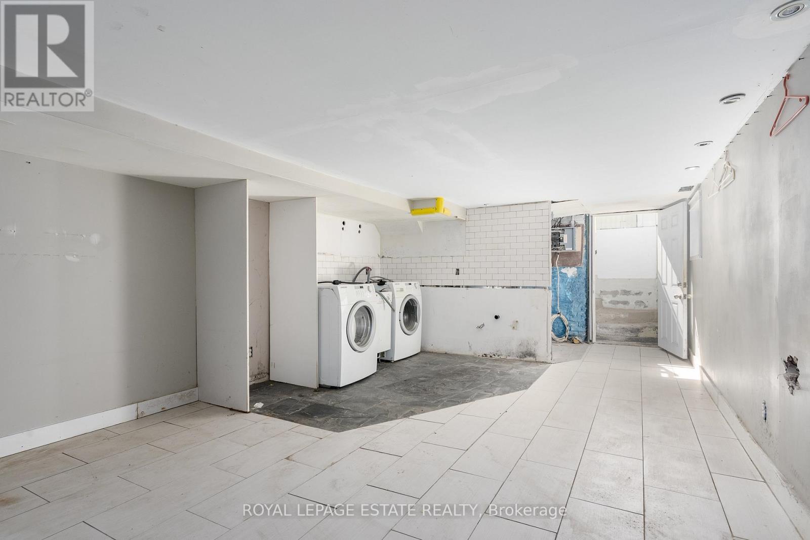 874 Eastern Avenue, Toronto, Ontario  M4L 1A3 - Photo 21 - E12185483