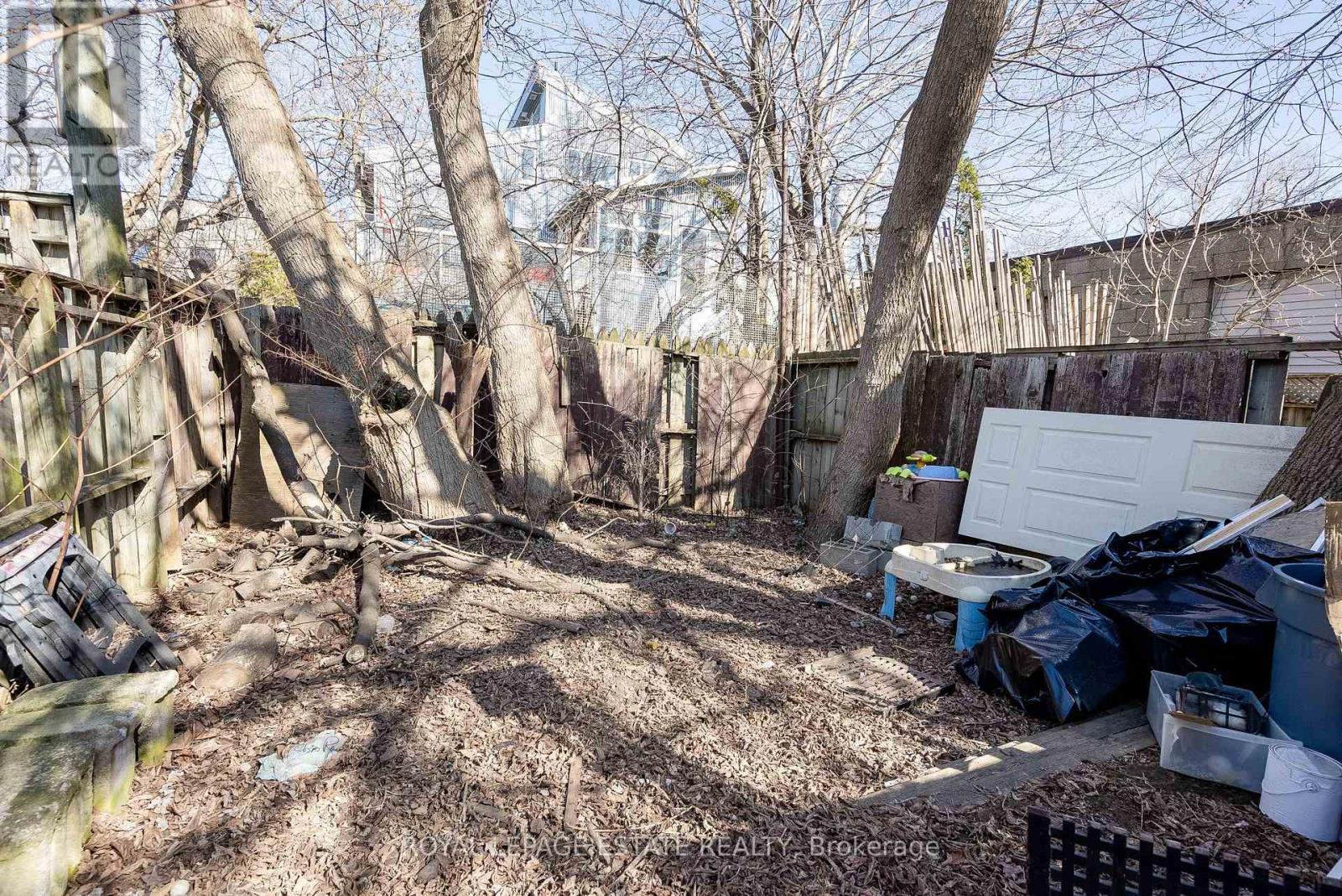 874 Eastern Avenue, Toronto, Ontario  M4L 1A3 - Photo 34 - E12185483