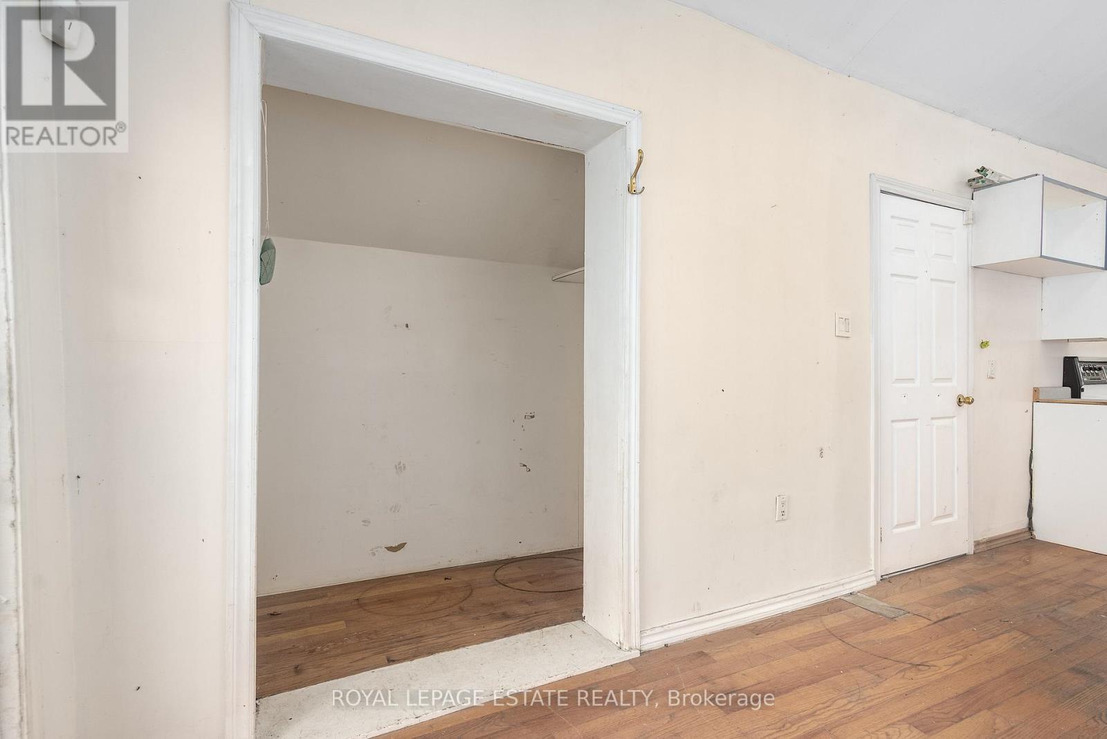 876 Eastern Avenue, Toronto, Ontario  M4L 1A3 - Photo 17 - E12185485
