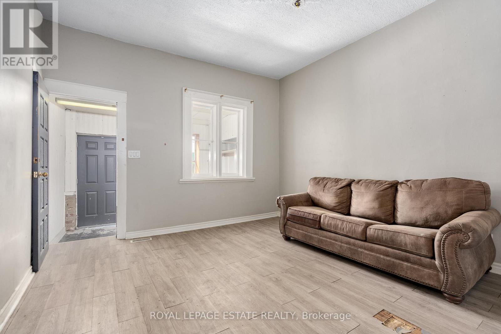 874 Eastern Avenue, Toronto, Ontario  M4L 1A3 - Photo 8 - E12185483