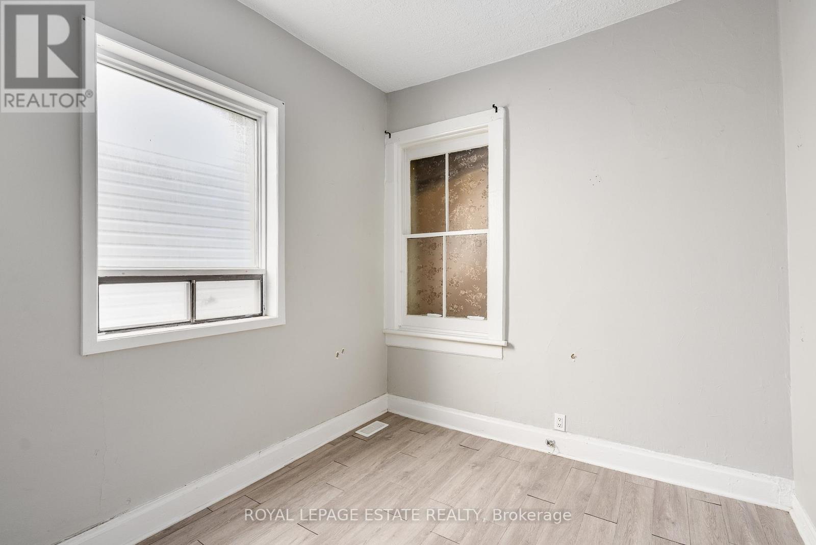 874 Eastern Avenue, Toronto, Ontario  M4L 1A3 - Photo 10 - E12185483