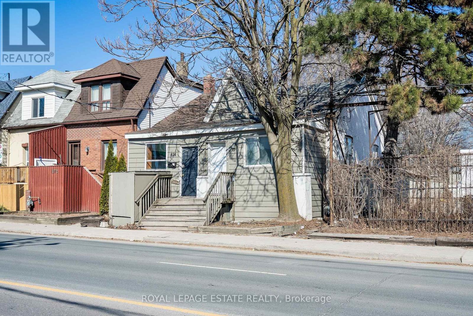 874 Eastern Avenue, Toronto, Ontario  M4L 1A3 - Photo 3 - E12185483