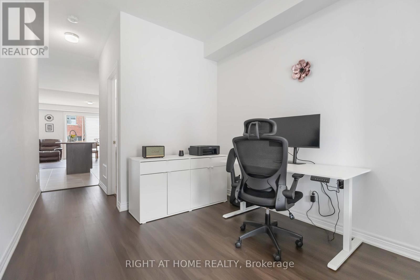 2020 Cameron Lott Crescent, Oshawa, Ontario  L1L 0S1 - Photo 4 - E12185649