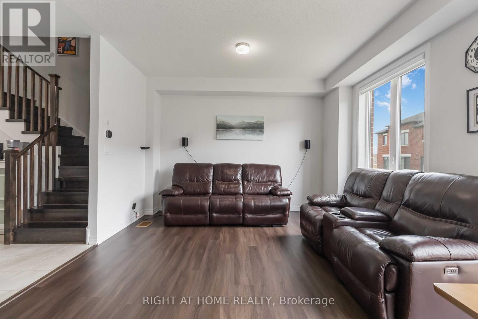 2020 Cameron Lott Crescent, Oshawa, Ontario  L1L 0S1 - Photo 13 - E12185649