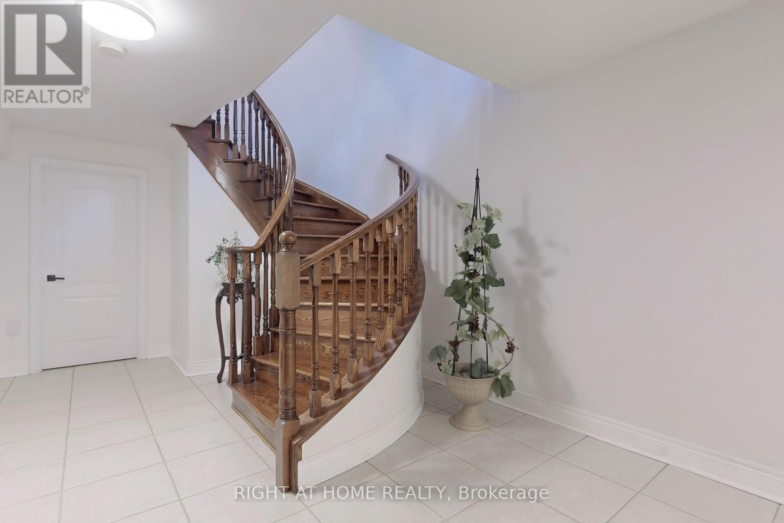 28 Babak Boulevard, Vaughan, Ontario  L4L 9A5 - Photo 30 - N12188237
