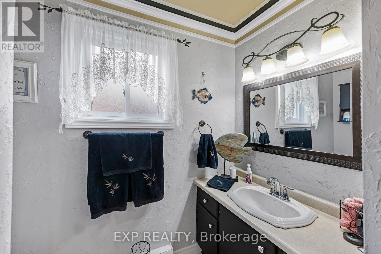 7 Queen Street, Brock, Ontario  L0E 1E0 - Photo 21 - N12188248