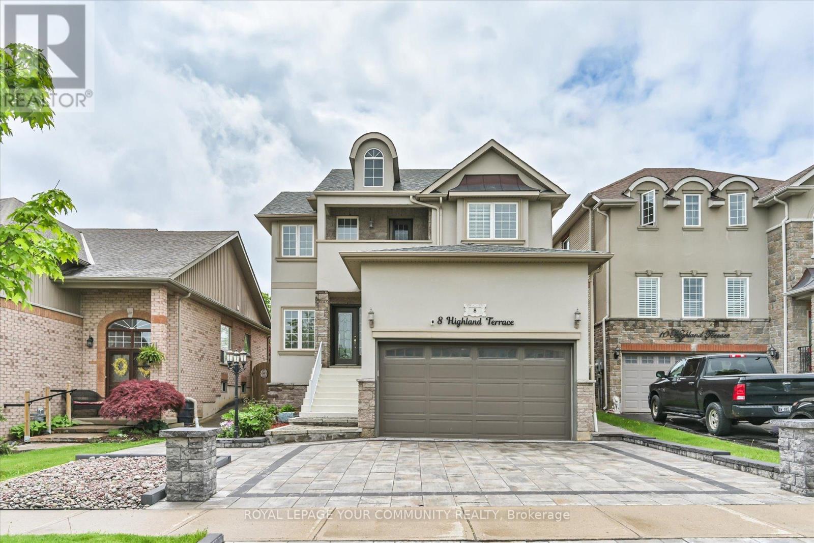 8 Highland Terrace, Bradford West Gwillimbury, Ontario  L3Z 3E8 - Photo 1 - N12185392