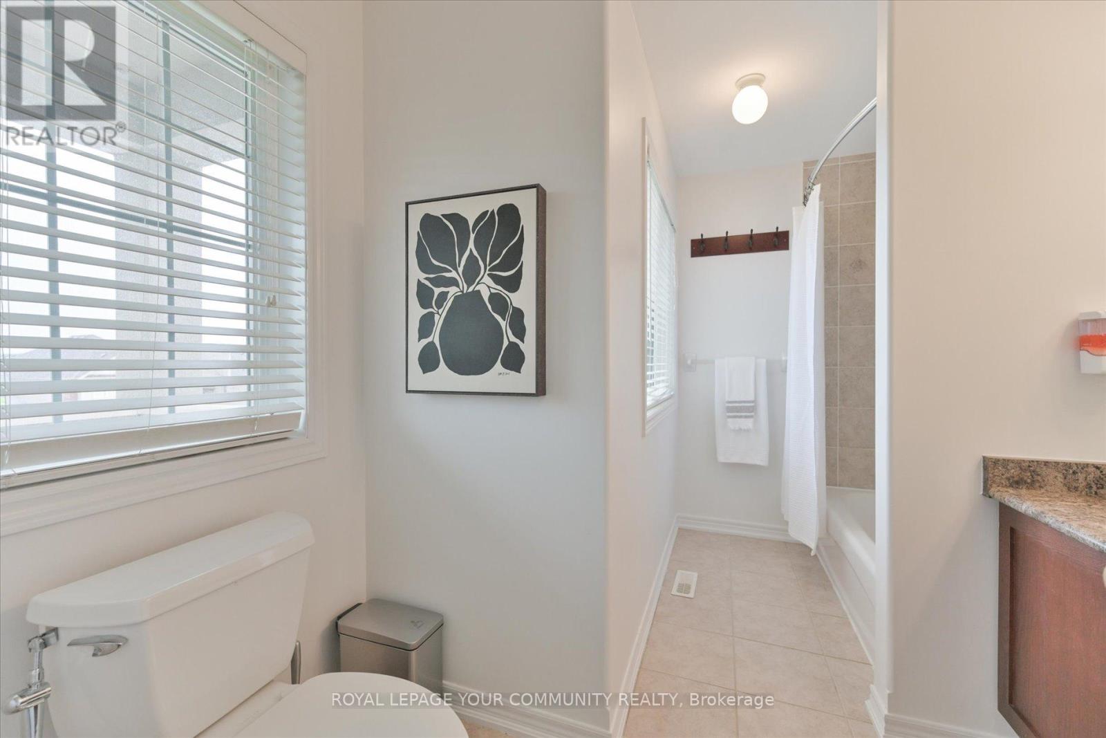 8 Highland Terrace, Bradford West Gwillimbury, Ontario  L3Z 3E8 - Photo 24 - N12185392