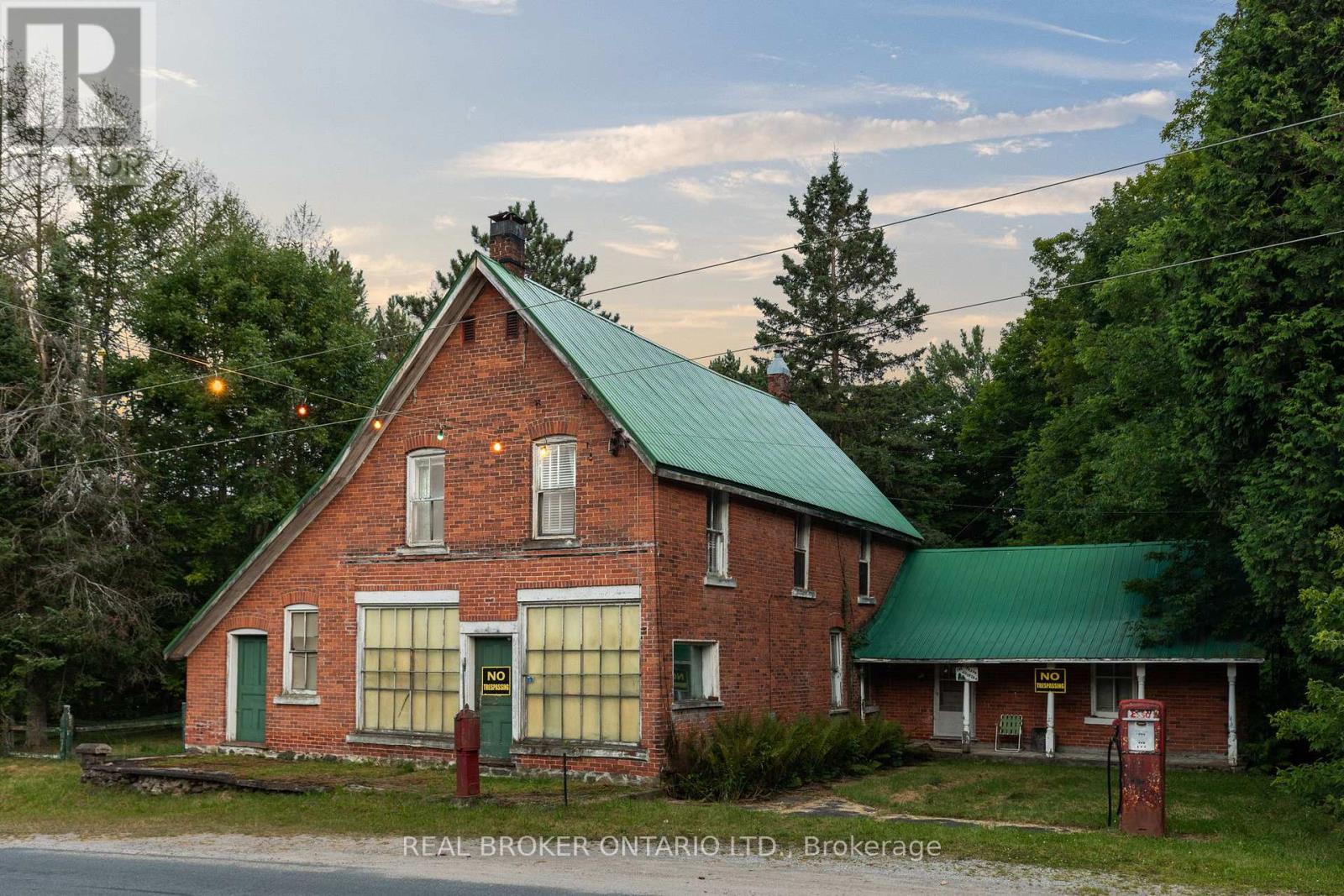 1401 Coopers Falls Road, Ramara, Ontario  L0K 2B0 - Photo 3 - S12188264