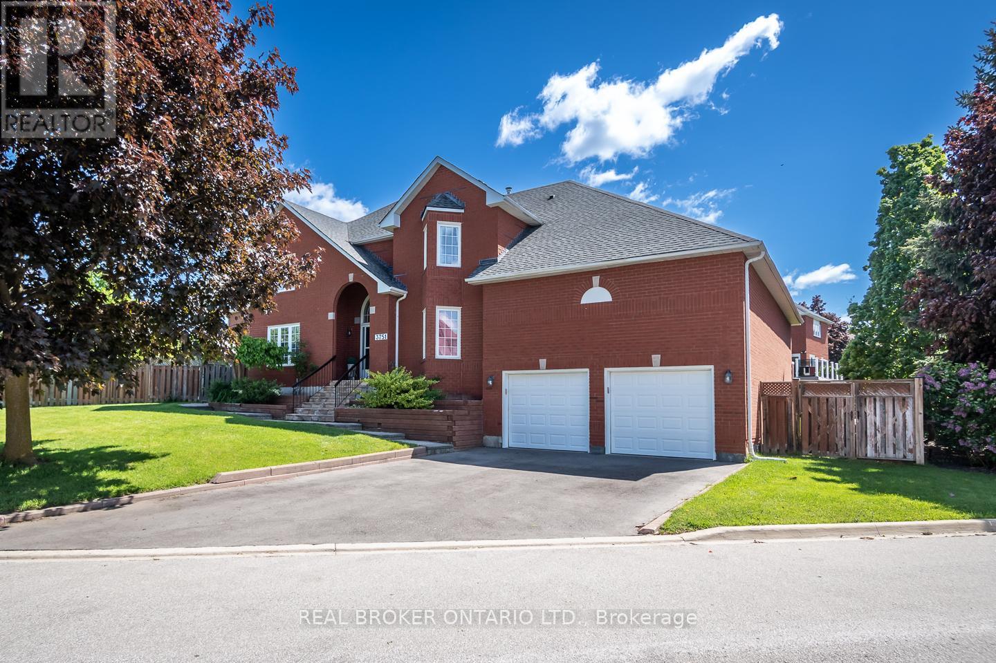 3751 BISHOP STRACHAN COURT, Mississauga, Ontario