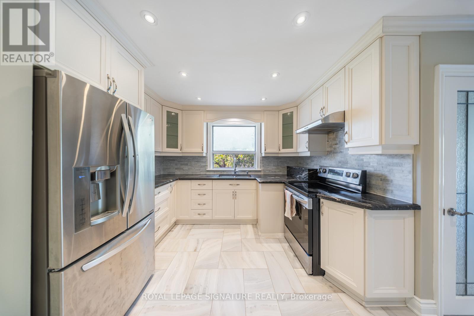 50 Dittmer Crescent, Toronto, Ontario  M9W 4P8 - Photo 14 - W12188279