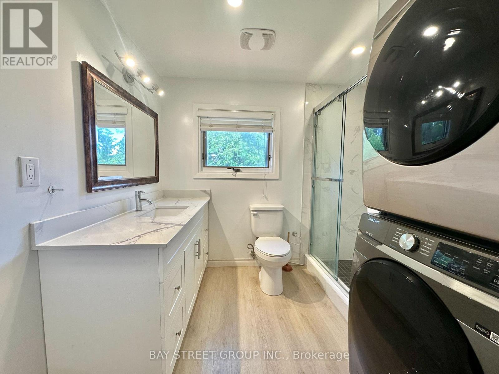 Upper - 245 Forest Hill Drive, Kitchener, Ontario  N2M 4G7 - Photo 5 - X12188225