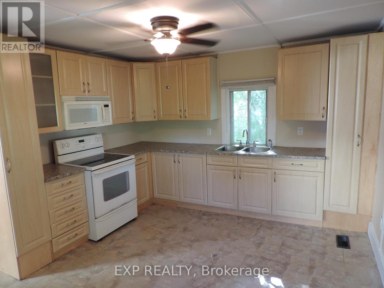 231 Water Street W, Cornwall, Ontario  K6J 1A4 - Photo 7 - X12188238