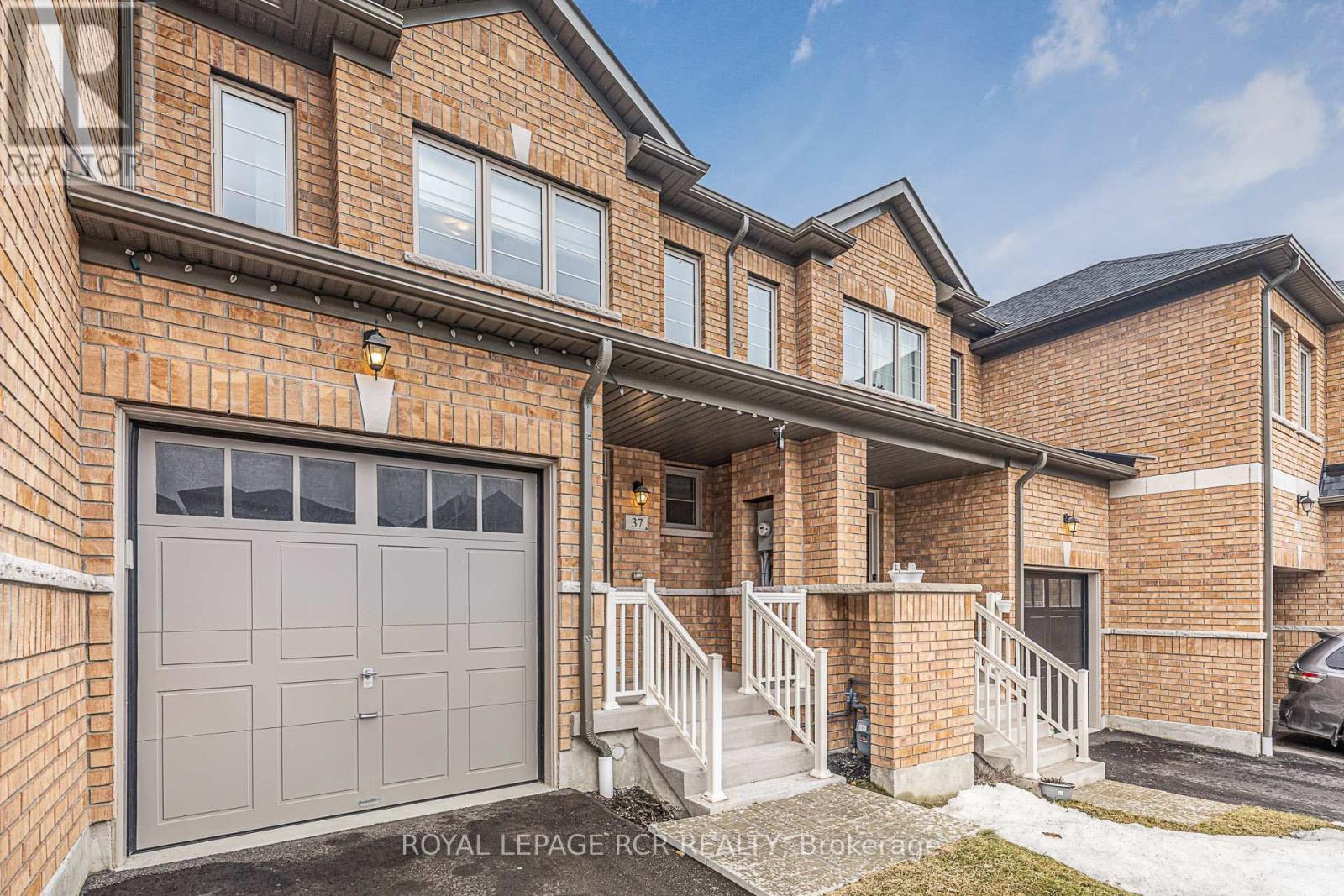 37 Markview Road, Whitchurch-Stouffville, Ontario  L4A 4W1 - Photo 3 - N12185421