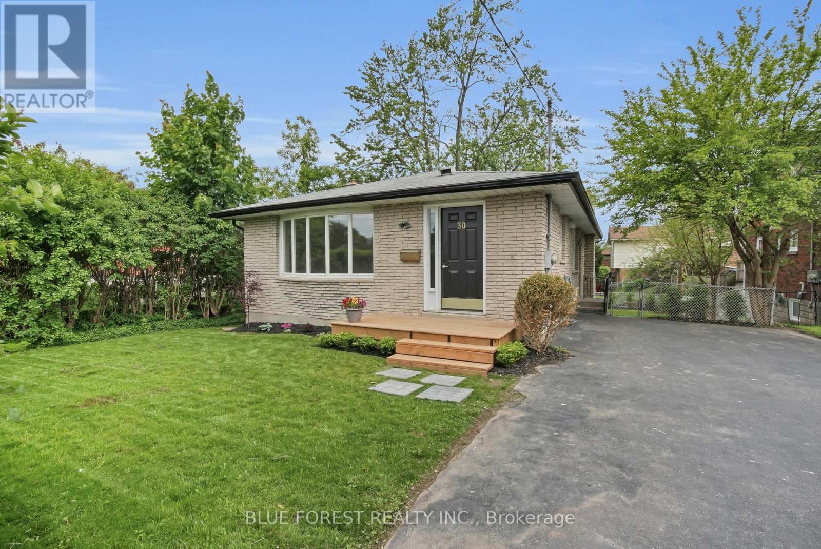Property at 30 BASELINE ROAD E image 1