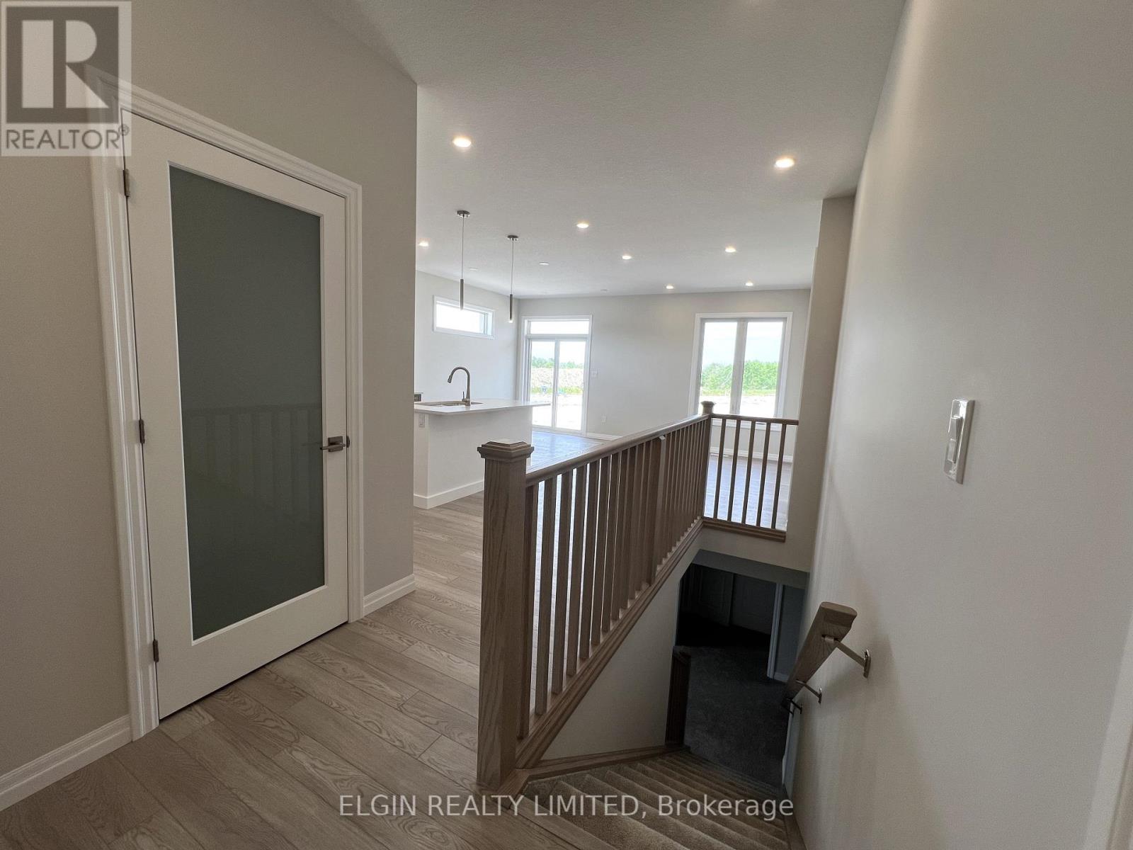 33 Hemlock Crescent, Aylmer, Ontario  N5H 0C1 - Photo 9 - X12182167