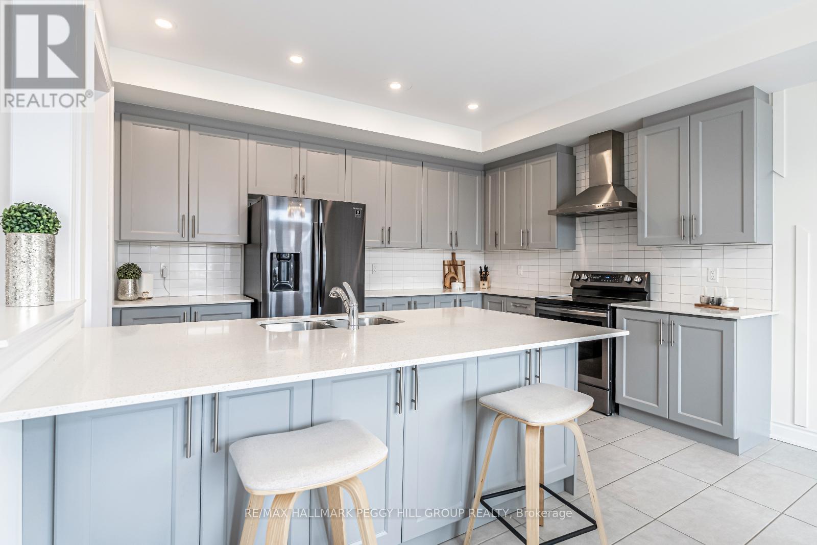 1408 Blackmore Street, Innisfil, Ontario  L9S 0P2 - Photo 5 - N12185629