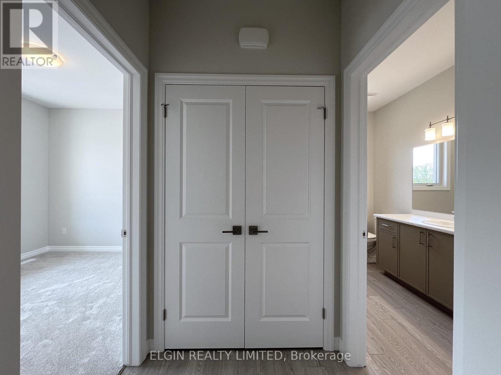 Property at 33 HEMLOCK CRESCENT image 4